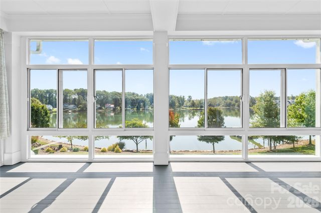 124 Sisters Cove Court, Mooresville, NC 28117