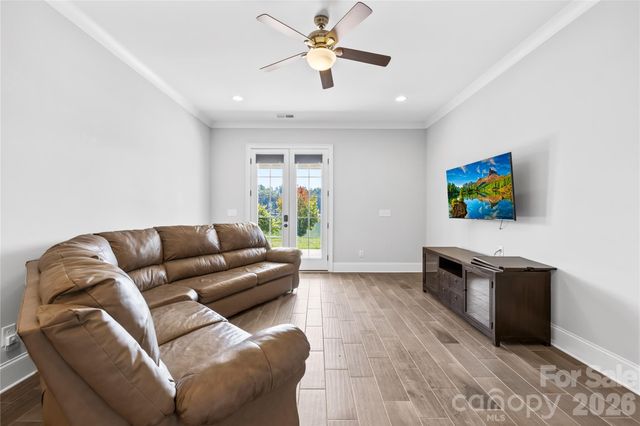 124 Sisters Cove Court, Mooresville, NC 28117