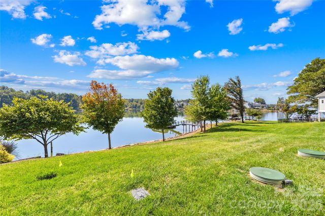 124 Sisters Cove Court, Mooresville, NC 28117