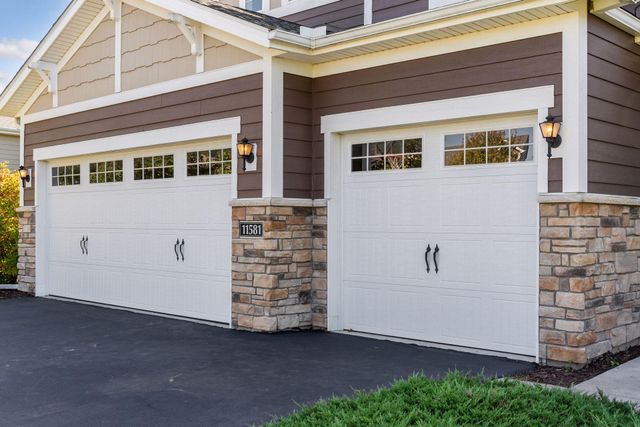 11581 Riverstone Court, Woodbury, MN 55129