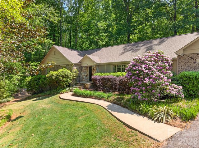 537 Saint Cloud Drive, Statesville, NC 28625