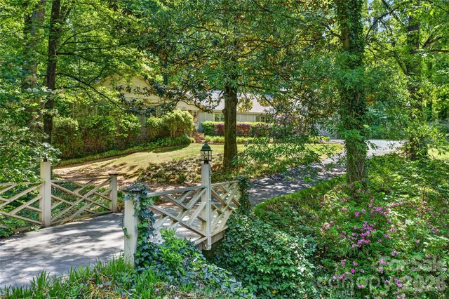 537 Saint Cloud Drive, Statesville, NC 28625
