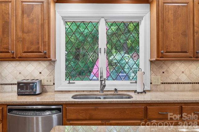 537 Saint Cloud Drive, Statesville, NC 28625