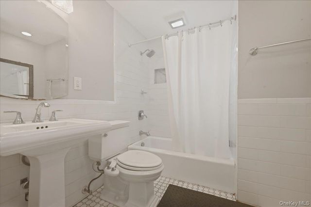 846 Harrison Street, West Hempstead, NY 11552