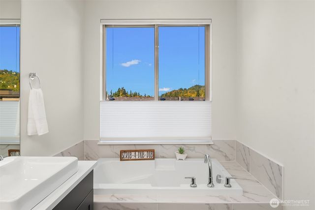 13368 SE 68th Place, Newcastle, WA 98059