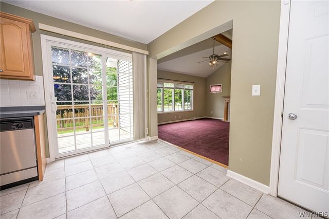 45 Sunset Creek Drive, West Seneca, NY 14224