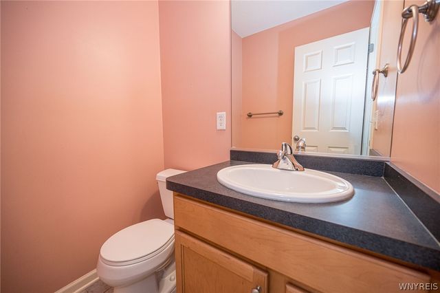 45 Sunset Creek Drive, West Seneca, NY 14224