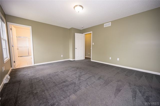 45 Sunset Creek Drive, West Seneca, NY 14224