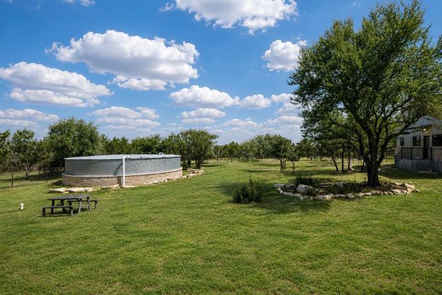 1516 E Flying Owl DR, Johnson City, TX 78636
