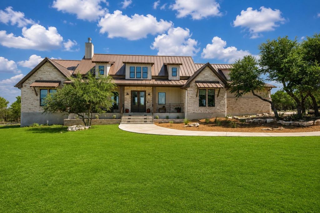 1516 E Flying Owl DR, Johnson City, TX 78636