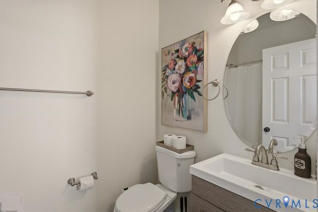 736 Colony Forest Dr, Midlothian, VA 23114