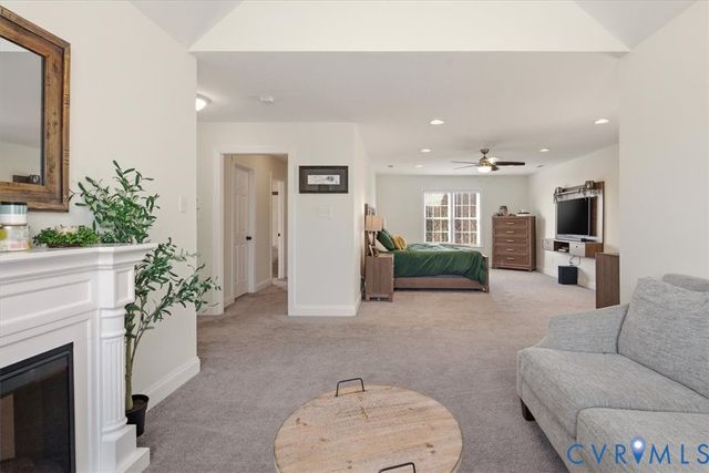 736 Colony Forest Dr, Midlothian, VA 23114