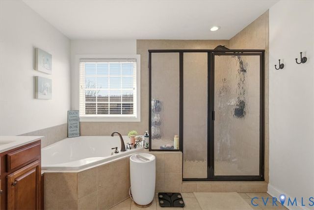 736 Colony Forest Dr, Midlothian, VA 23114