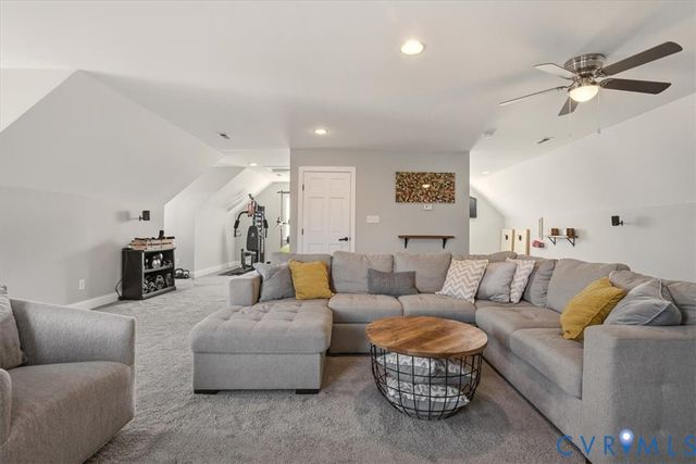 736 Colony Forest Dr, Midlothian, VA 23114