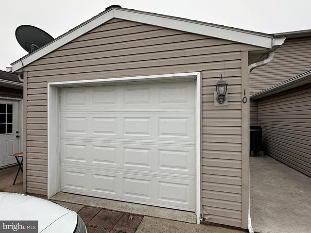 10 HOMESTEAD DR, Gettysburg, PA 17325