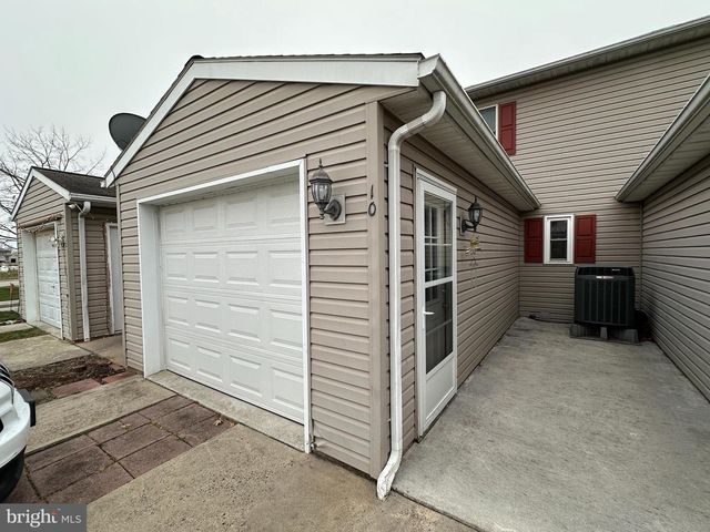 10 HOMESTEAD DR, Gettysburg, PA 17325