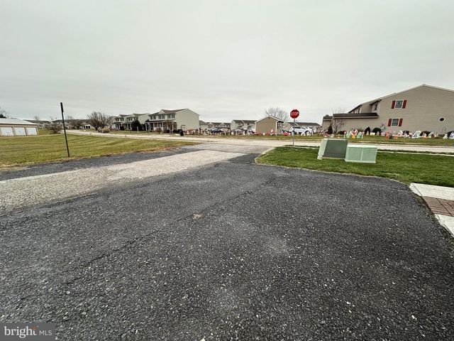 10 HOMESTEAD DR, Gettysburg, PA 17325