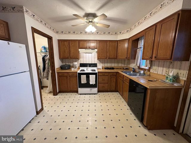 10 HOMESTEAD DR, Gettysburg, PA 17325