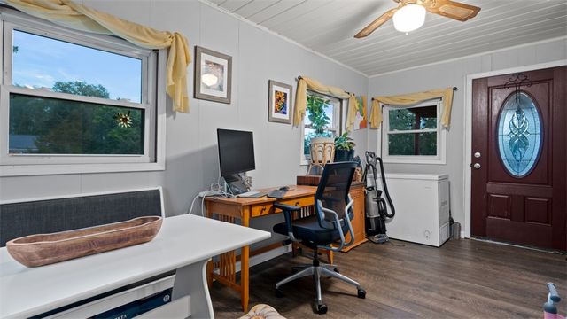 300 Sunset Blvd, South Strabane, PA 15301