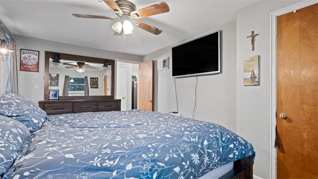 300 Sunset Blvd, South Strabane, PA 15301