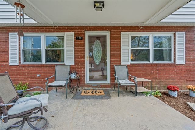 300 Sunset Blvd, South Strabane, PA 15301