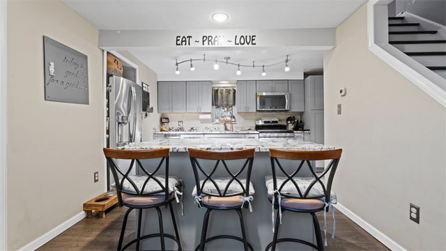 300 Sunset Blvd, South Strabane, PA 15301