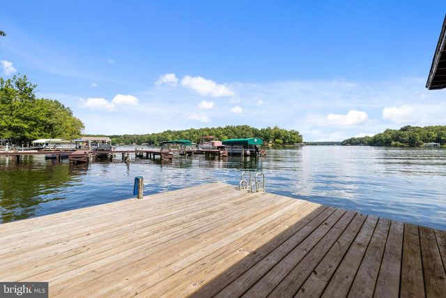 464 DOUGLAS RD, Mineral, VA 23117