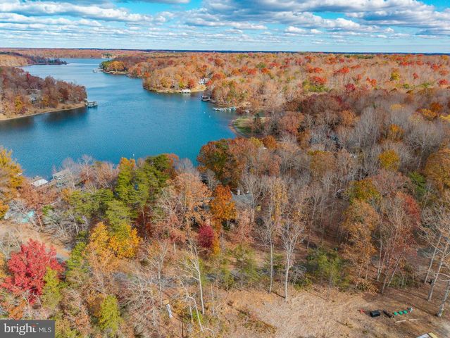 464 DOUGLAS RD, Mineral, VA 23117