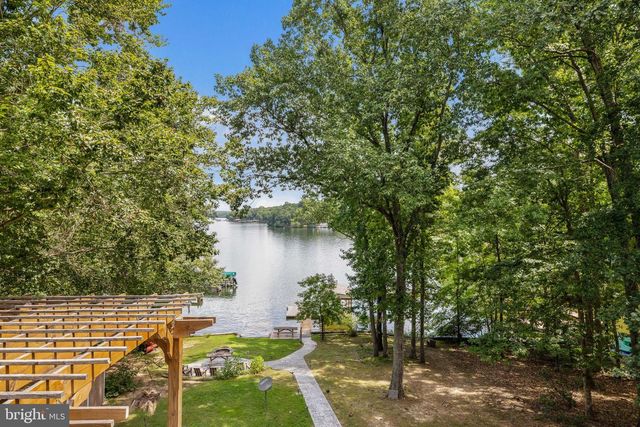 464 DOUGLAS RD, Mineral, VA 23117