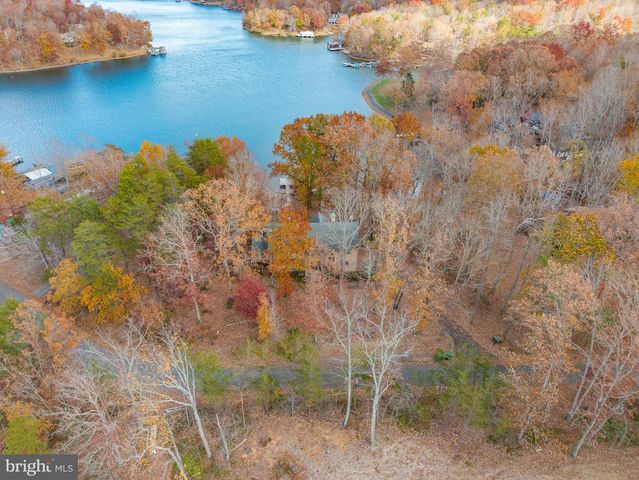 464 DOUGLAS RD, Mineral, VA 23117