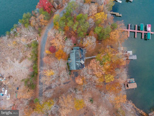 464 DOUGLAS RD, Mineral, VA 23117