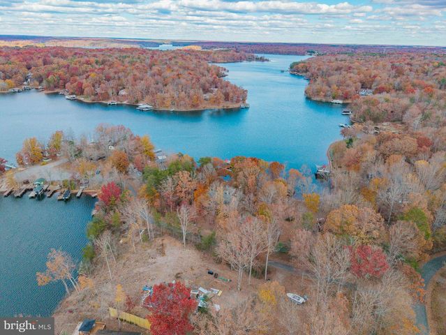 464 DOUGLAS RD, Mineral, VA 23117