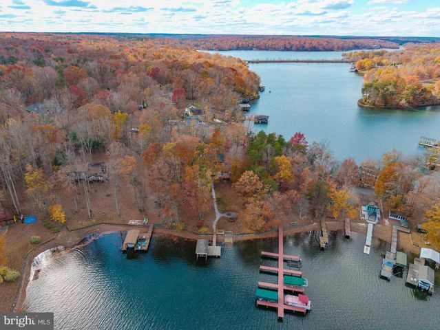 464 DOUGLAS RD, Mineral, VA 23117