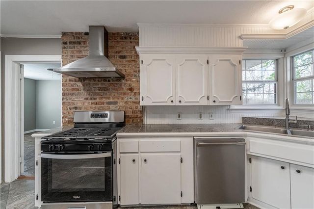 2307 HORSESHOE Drive, Alexandria, LA 71301