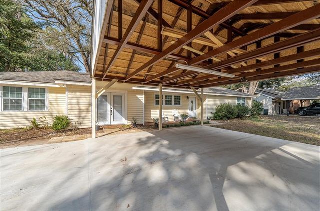 2307 HORSESHOE Drive, Alexandria, LA 71301