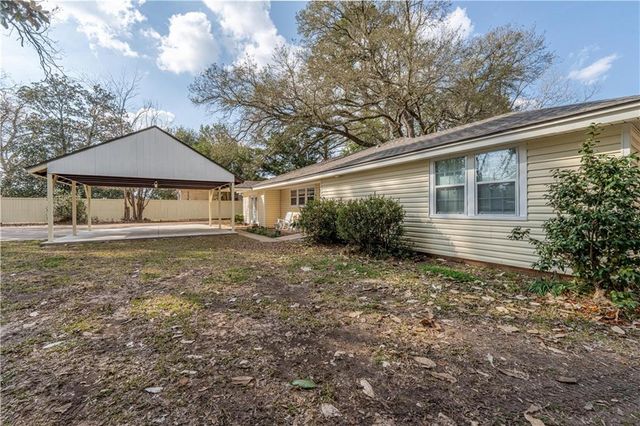 2307 HORSESHOE Drive, Alexandria, LA 71301