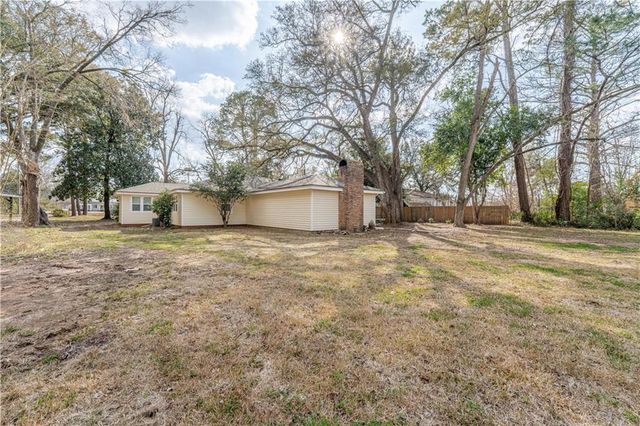 2307 HORSESHOE Drive, Alexandria, LA 71301