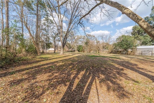 2307 HORSESHOE Drive, Alexandria, LA 71301