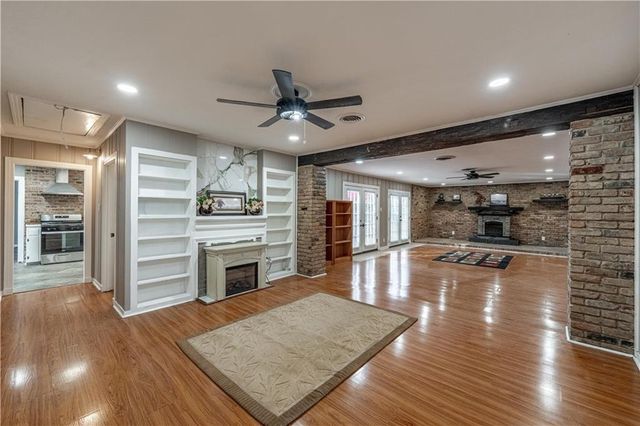 2307 HORSESHOE Drive, Alexandria, LA 71301