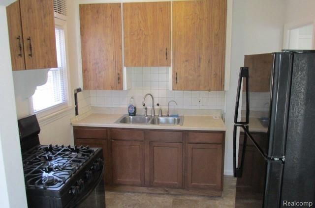 613 Riverbank Street, Lincoln Park, MI 48146