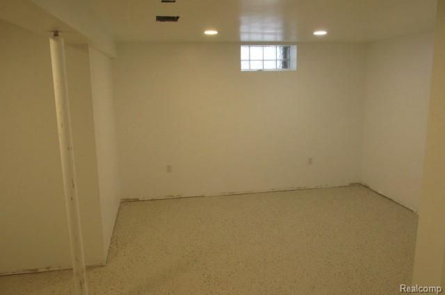 613 Riverbank Street, Lincoln Park, MI 48146