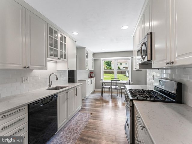 6 MARGAUX, West Deptford, NJ 08096