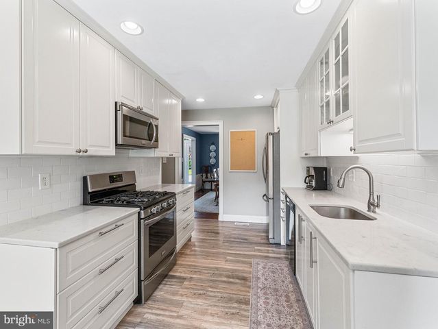6 MARGAUX, West Deptford, NJ 08096