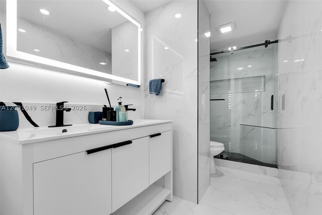3800 Hillcrest Dr 203, Hollywood, FL 33021