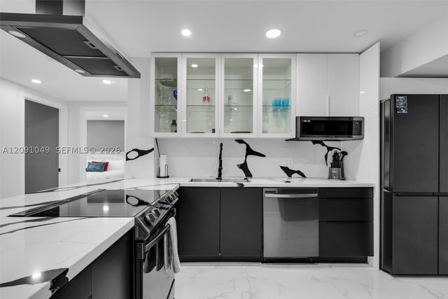 3800 Hillcrest Dr 203, Hollywood, FL 33021