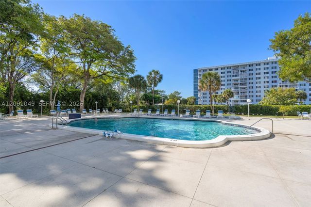 3800 Hillcrest Dr 203, Hollywood, FL 33021