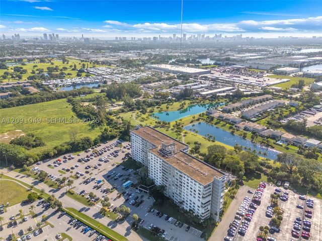 3800 Hillcrest Dr 203, Hollywood, FL 33021