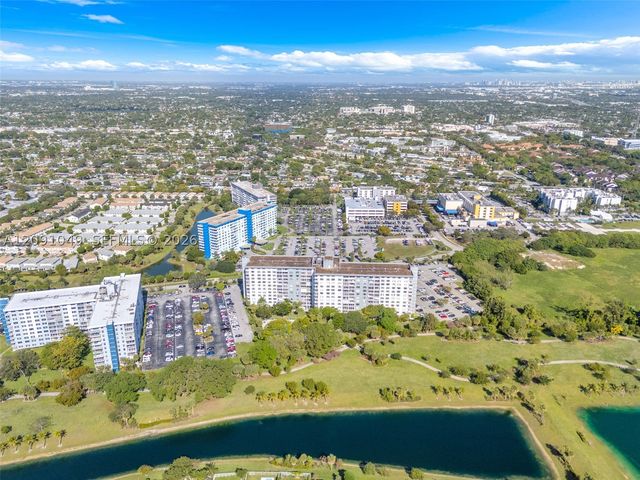 3800 Hillcrest Dr 203, Hollywood, FL 33021