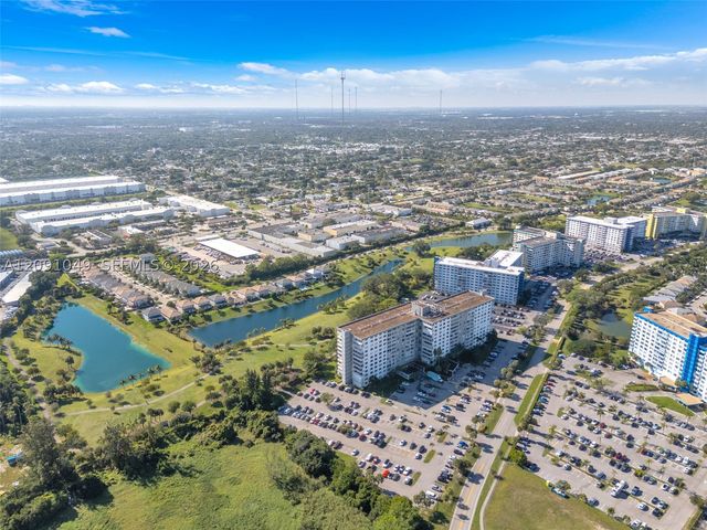 3800 Hillcrest Dr 203, Hollywood, FL 33021