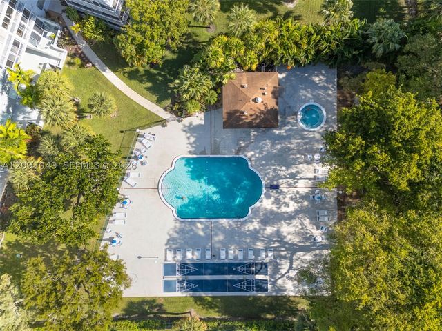 3800 Hillcrest Dr 203, Hollywood, FL 33021